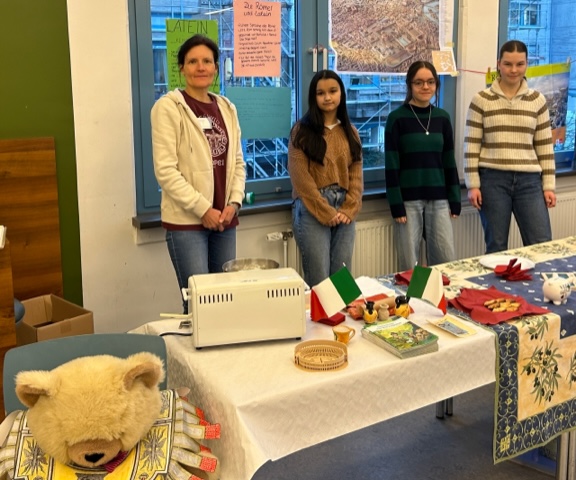 Gelungener Tag der offenen Tür mit zahlreichen Gästen am Antonianum